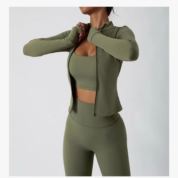 Women’s 3 Piece Workout Set – Sports Bra, Leggings & Jacket with Thumbholes - Picture 2 of 4